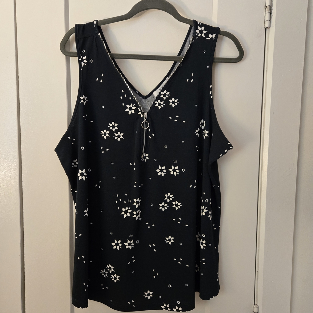 NWT Ricki's Tank with White Floral Design